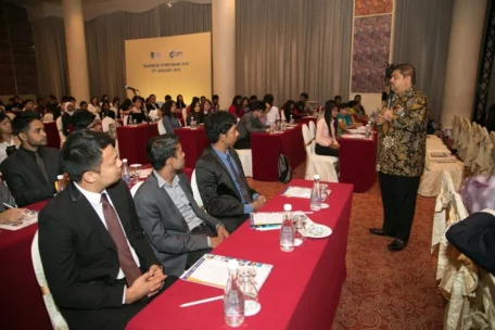Vijay Eswaran Inspires Students At QIUP Business Symposium