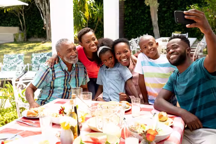 Smart Financial Tips for Managing Your Money During Festive Seasons
